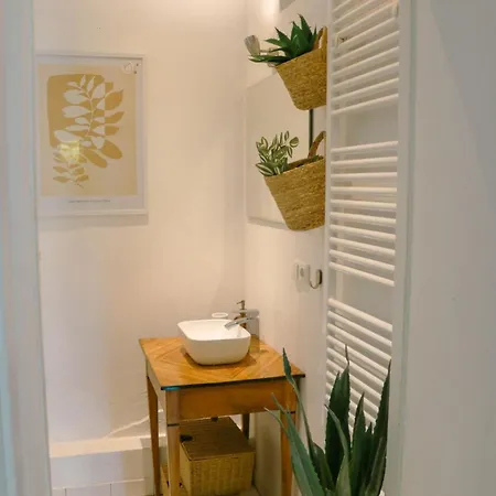 Big-size Bett Gartenapartment *