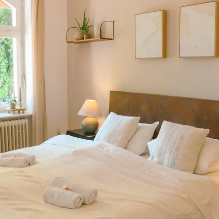 Big-size Bett Gartenapartment Daire