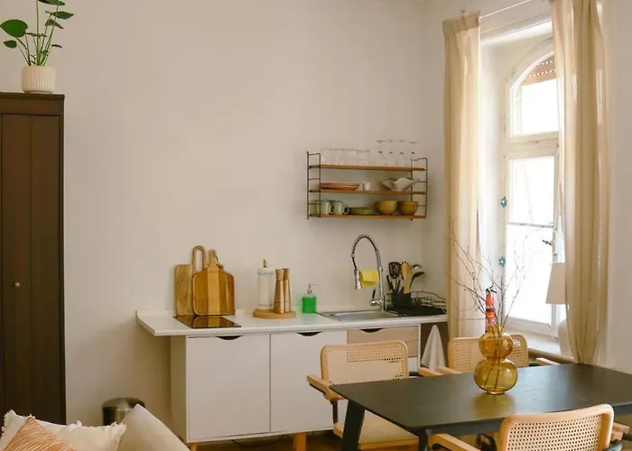 Big-size Bett Gartenapartment